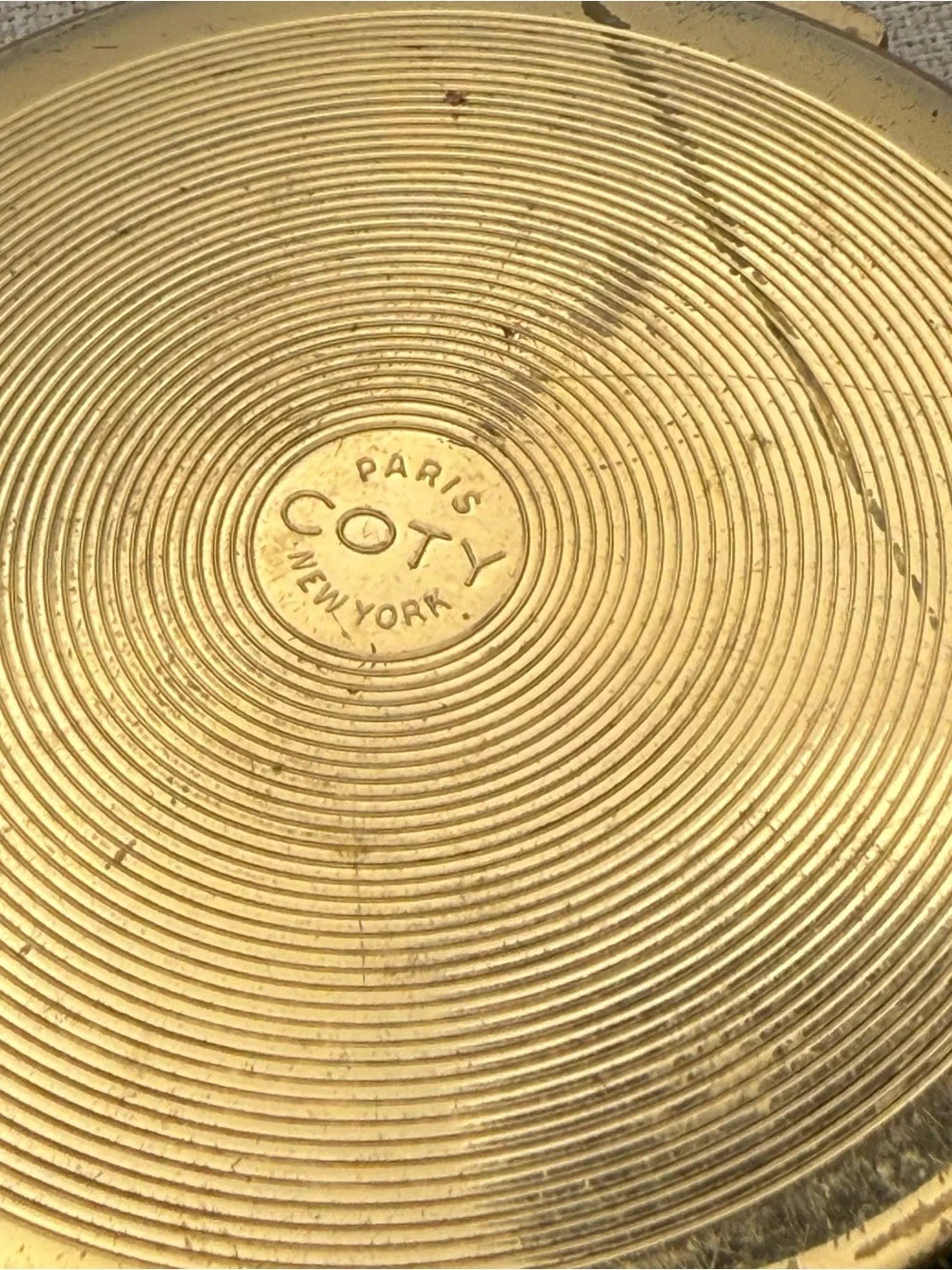 Vintage Paris COTY New York Gold Compact setting powder